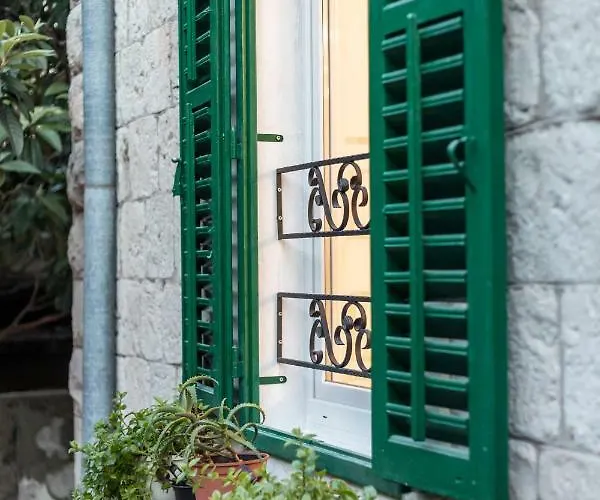 Πανσιόν Seabed Rooms2 4*