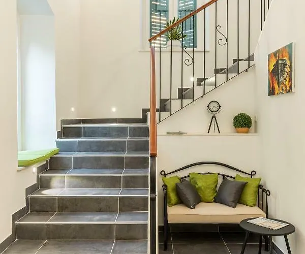 Seabed Rooms2 Πανσιόν 4*